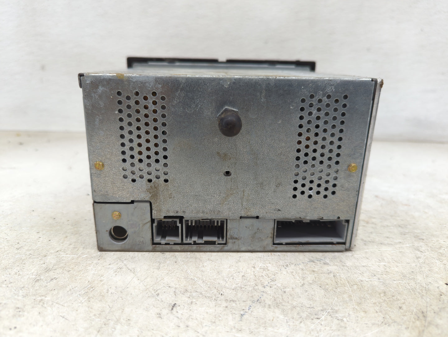 2006 Ford Mustang Radio AM FM Cd Player Receiver Replacement P/N:6R3T-18C815-HE Fits OEM Used Auto Parts - Oemusedautoparts1