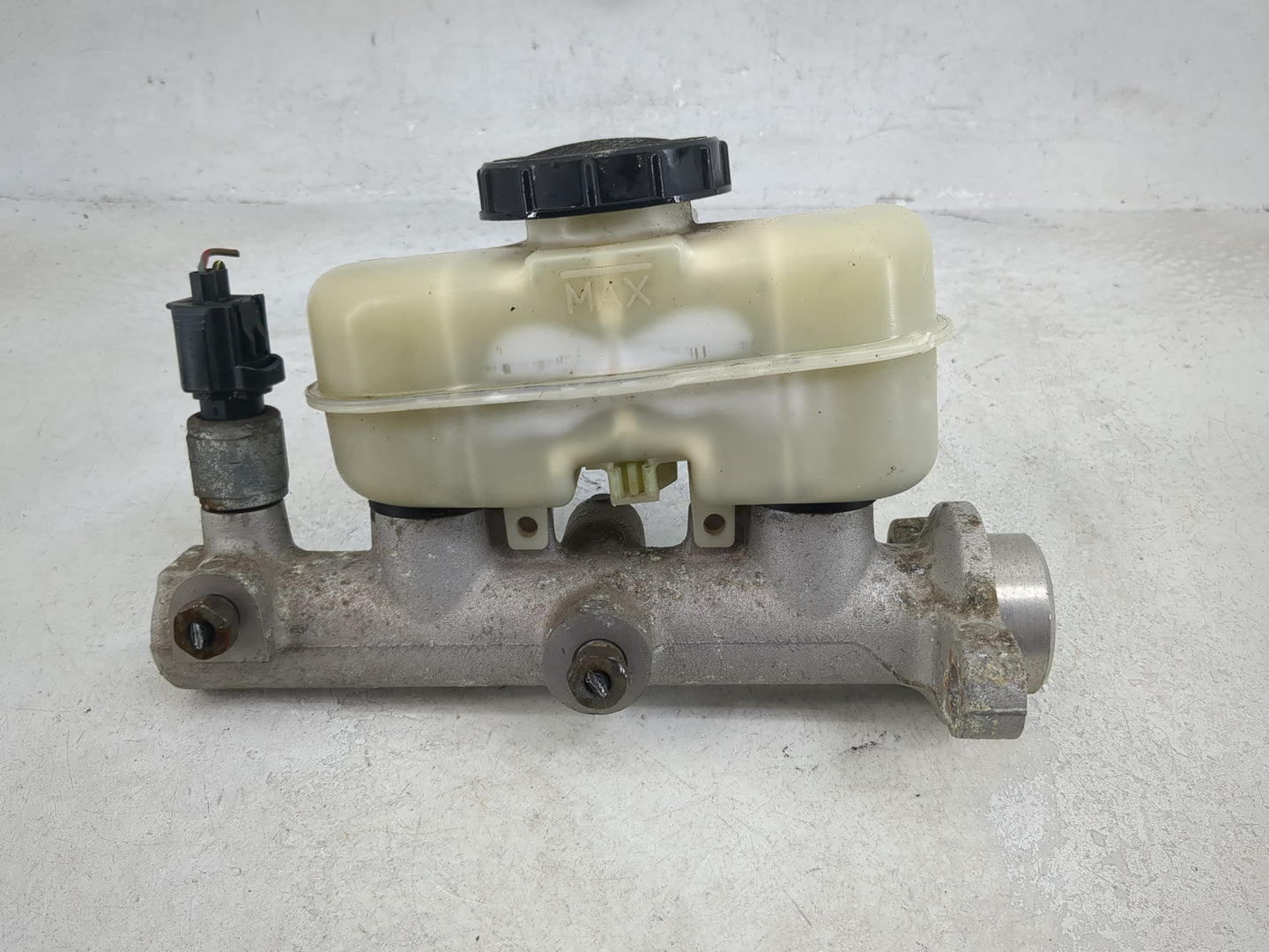 2004-2006 Ford Ranger Brake Master Cylinder - Oemusedautoparts1.com