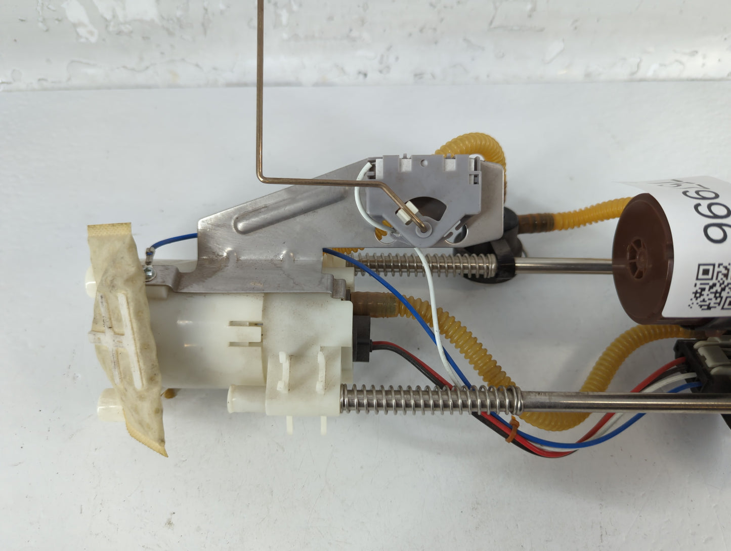 2004-2006 Ford Ranger Electrical Gas Fuel Pump Assembly - Oemusedautoparts1.com