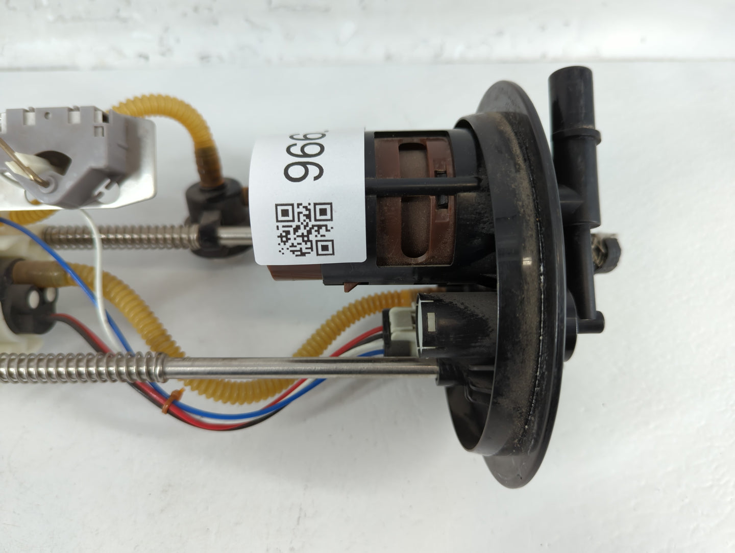2004-2006 Ford Ranger Electrical Gas Fuel Pump Assembly - Oemusedautoparts1.com