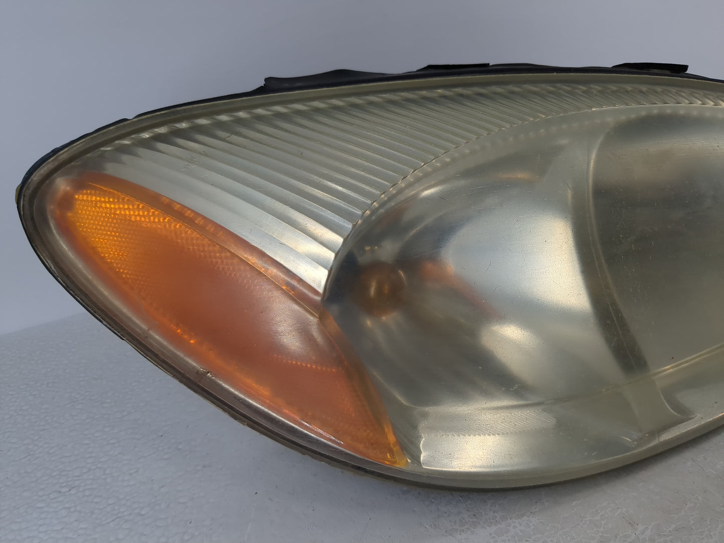 2000-2007 Ford Taurus Passenger Right Oem Head Light Headlight Lamp - Oemusedautoparts1.com