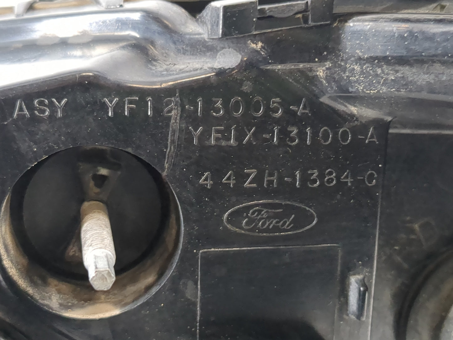 2000-2007 Ford Taurus Passenger Right Oem Head Light Headlight Lamp - Oemusedautoparts1.com