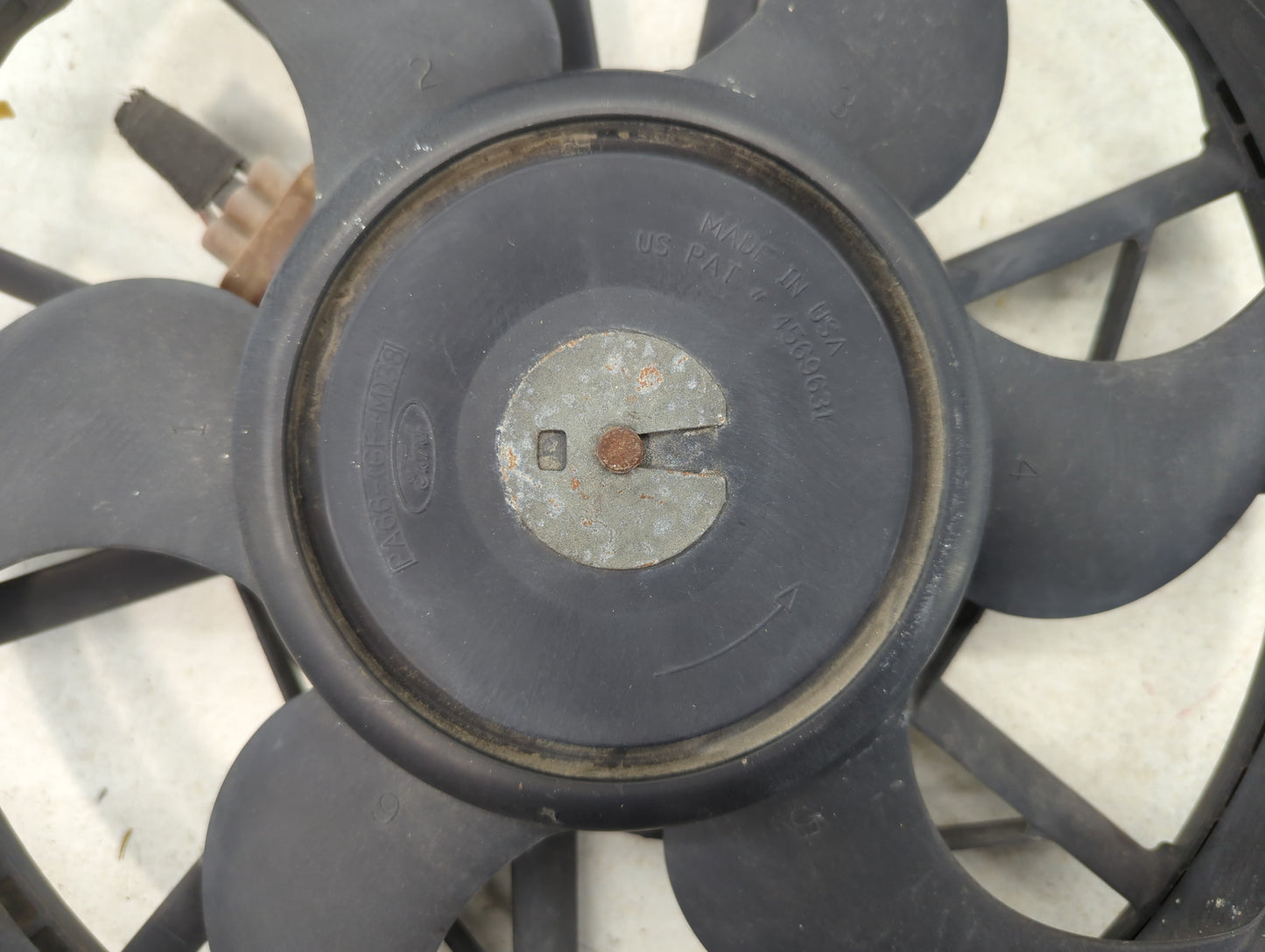 1996-2007 Ford Taurus Left Radiator Fan Motor Assembly - Oemusedautoparts1.com