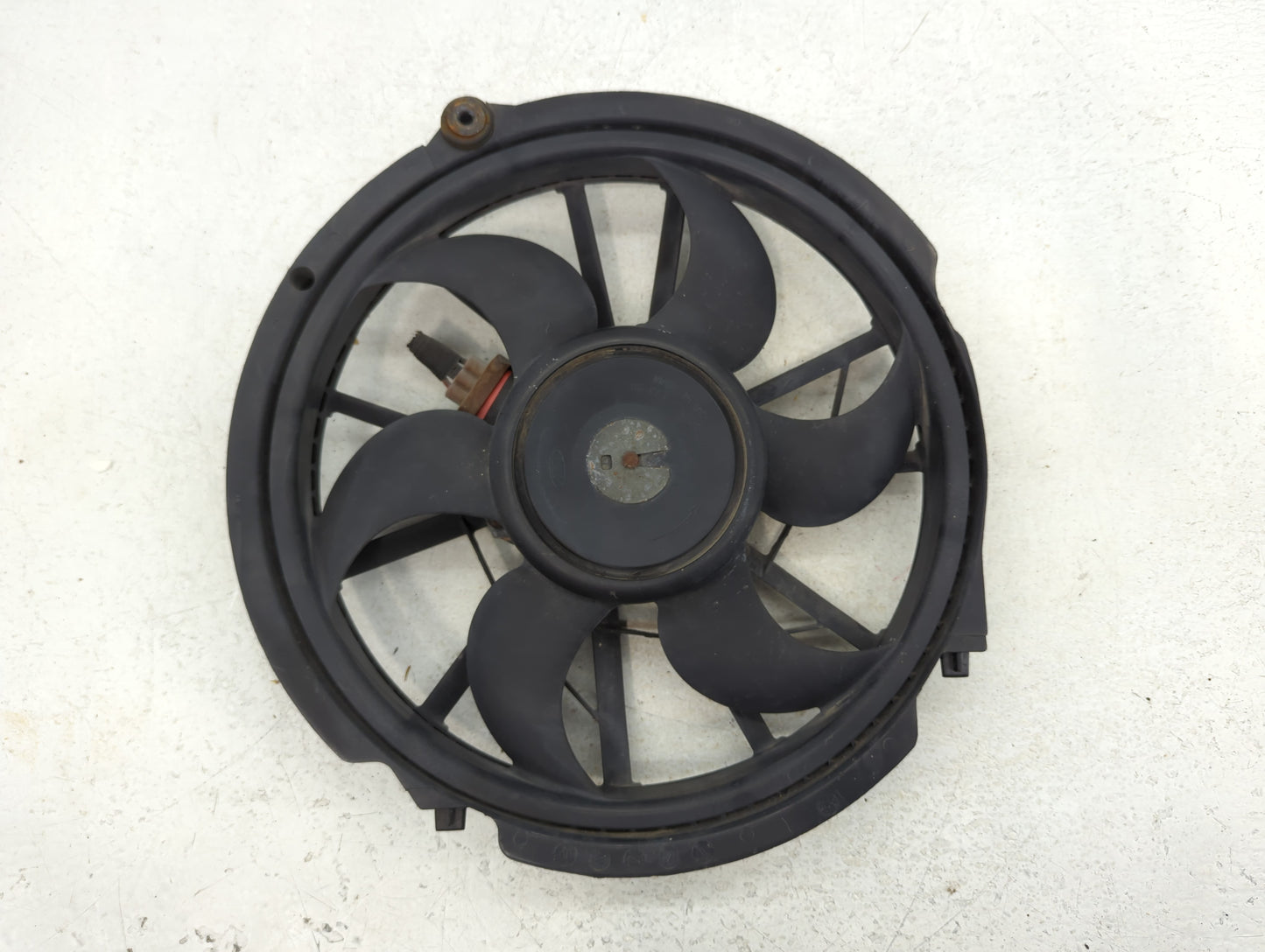 1996-2007 Ford Taurus Left Radiator Fan Motor Assembly - Oemusedautoparts1.com