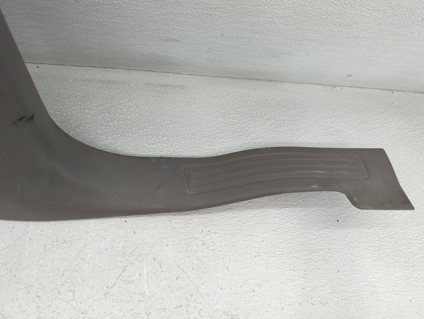 2000-2007 Ford Taurus Passenger Center Pillar Oem - Oemusedautoparts1.com