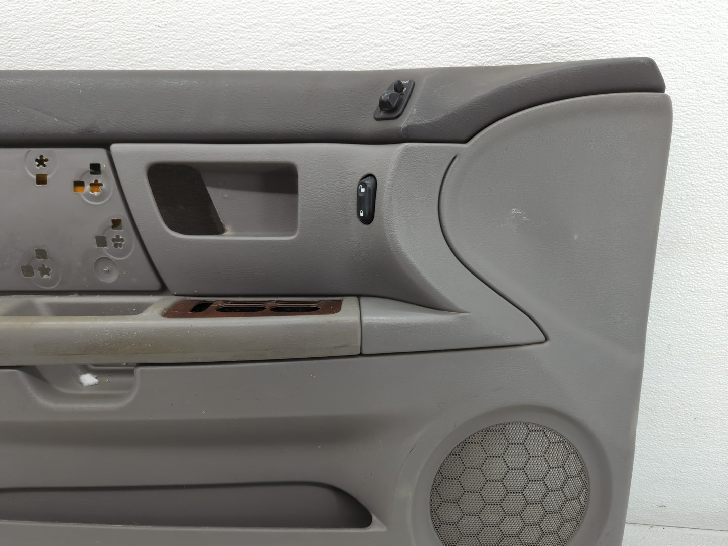 2006 Ford Taurus Front Left Driver Interior Door Panel Trim - Oemusedautoparts1.com