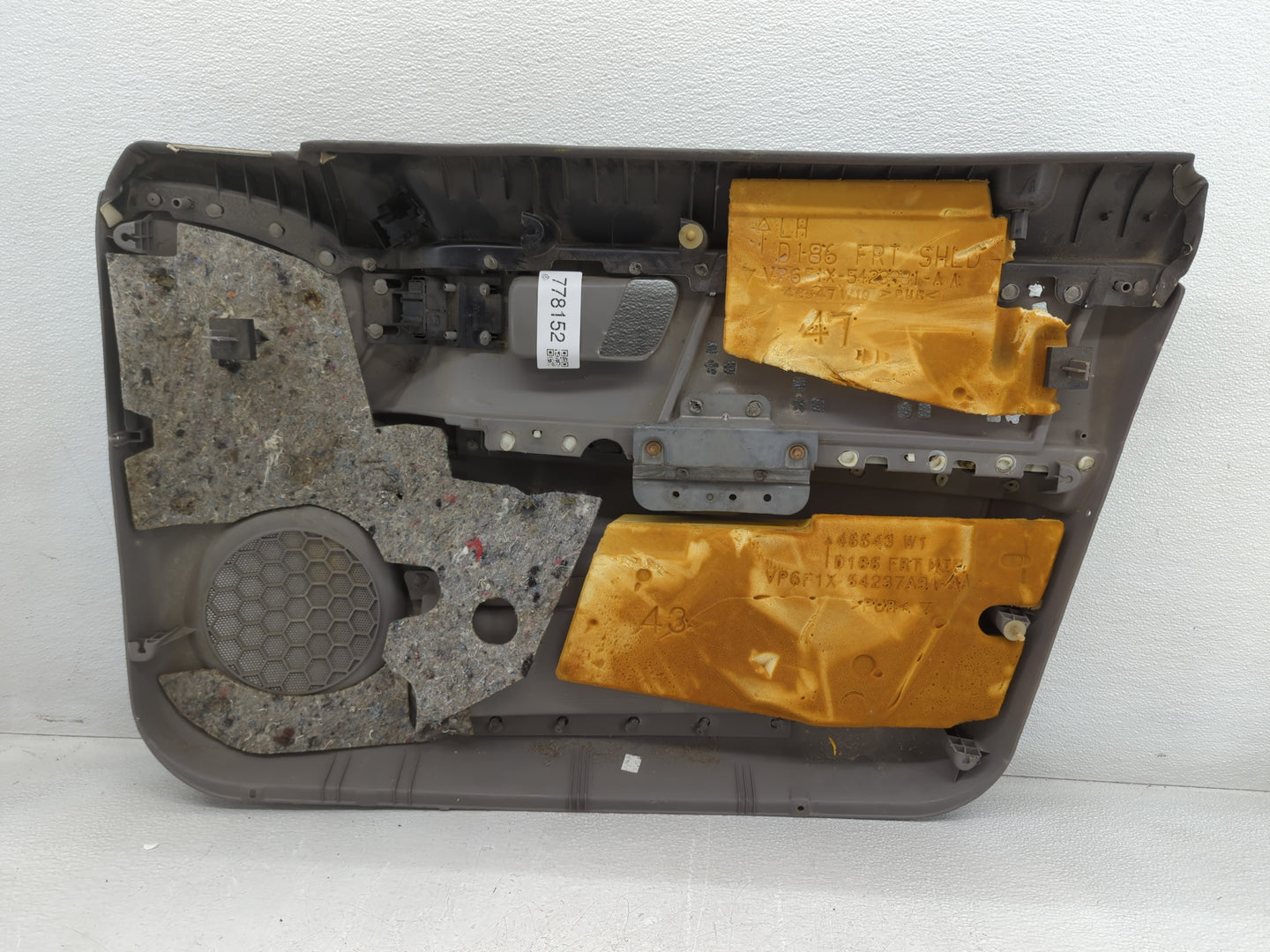 2006 Ford Taurus Front Left Driver Interior Door Panel Trim - Oemusedautoparts1.com
