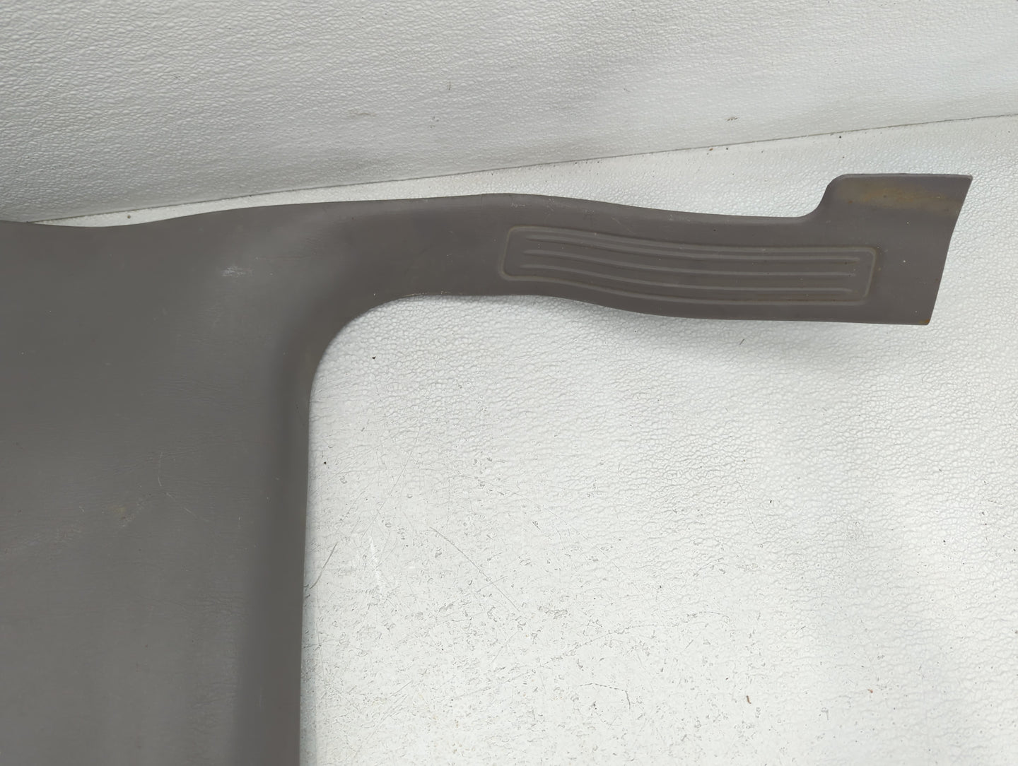 2000-2007 Ford Taurus Passenger Center Pillar Oem - Oemusedautoparts1.com