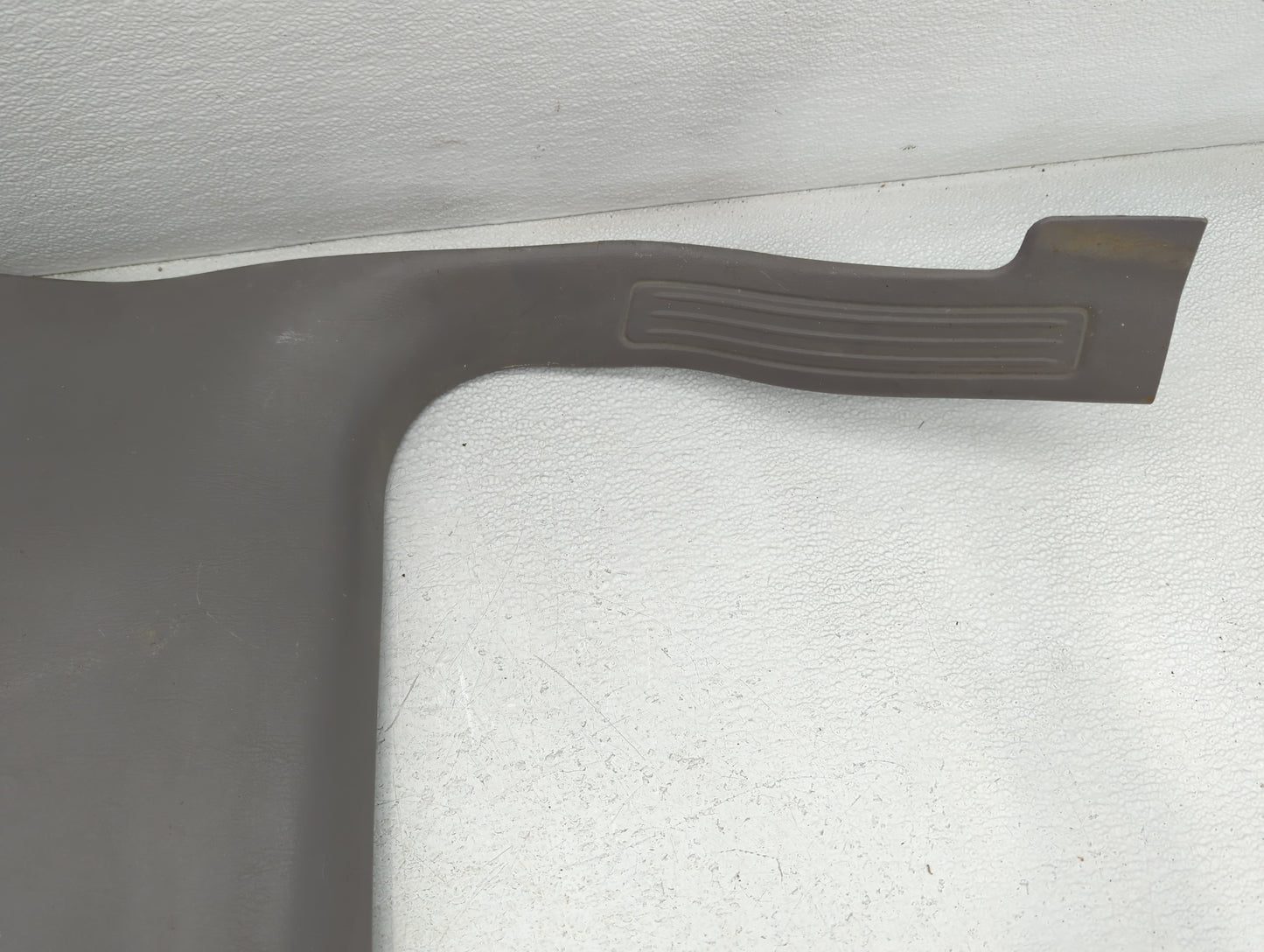 2000-2007 Ford Taurus Passenger Center Pillar Oem - Oemusedautoparts1.com