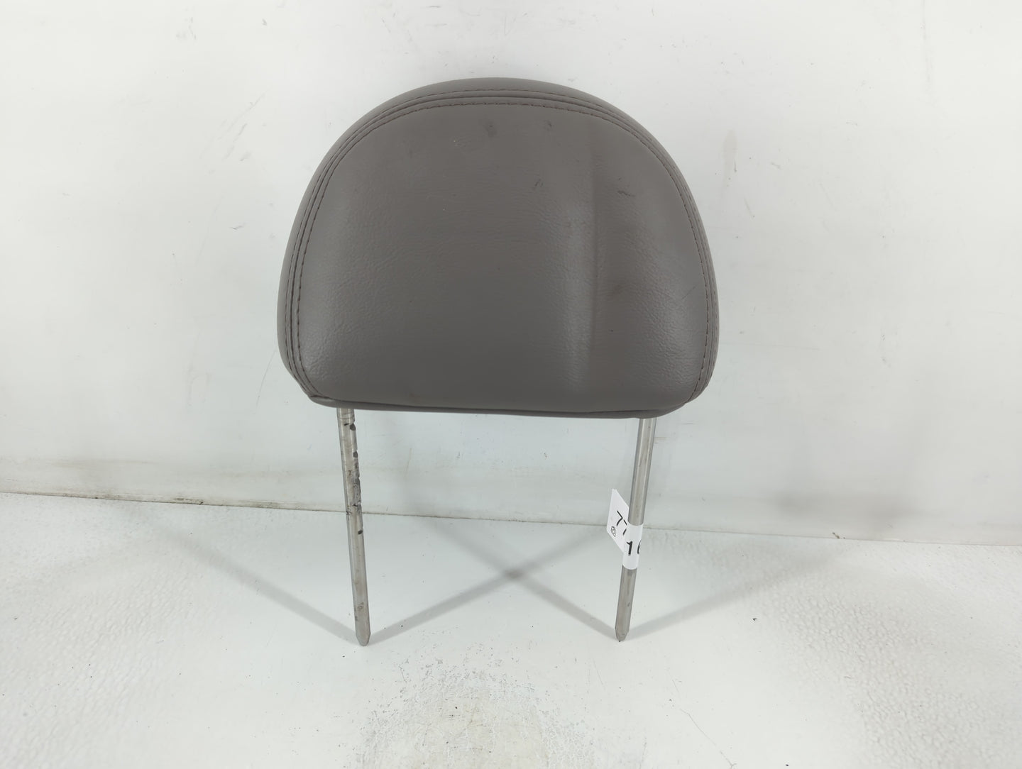 2004-2007 Ford Taurus Headrest Head Rest Front Driver Passenger Seat Fits Fits 2004 2005 2006 2007 OEM Used Auto Parts - Oem