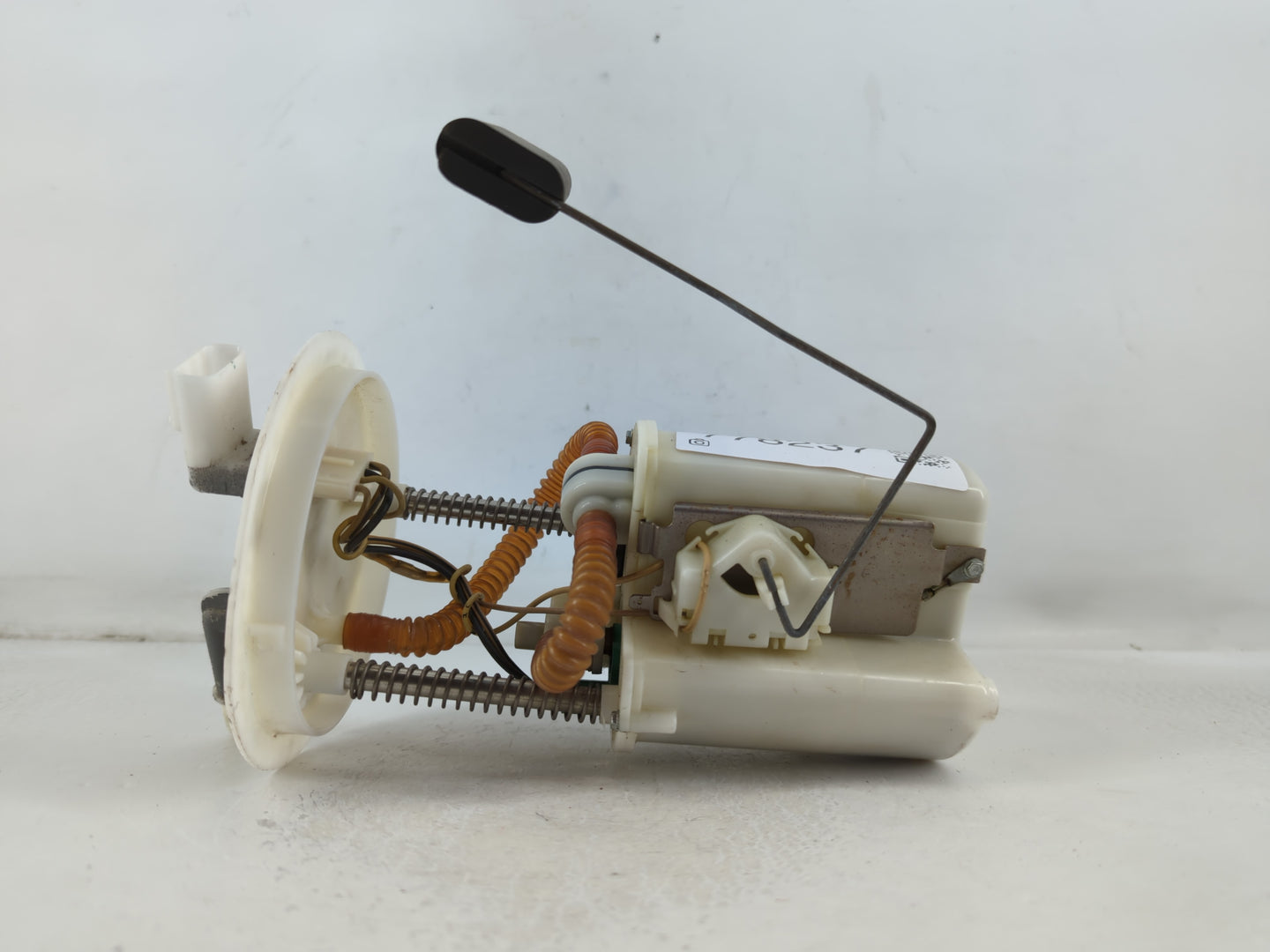 2004-2007 Ford Taurus Electrical Gas Fuel Pump Assembly - Oemusedautoparts1.com