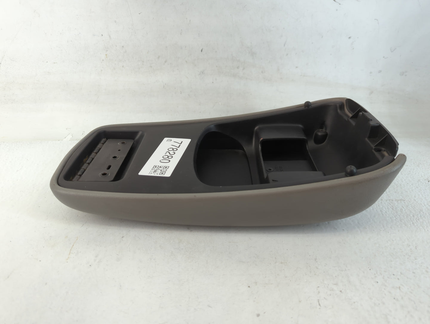 2006 Ford Taurus Center Console Armrest Cover Lid Fits OEM Used Auto Parts - Oemusedautoparts1.com