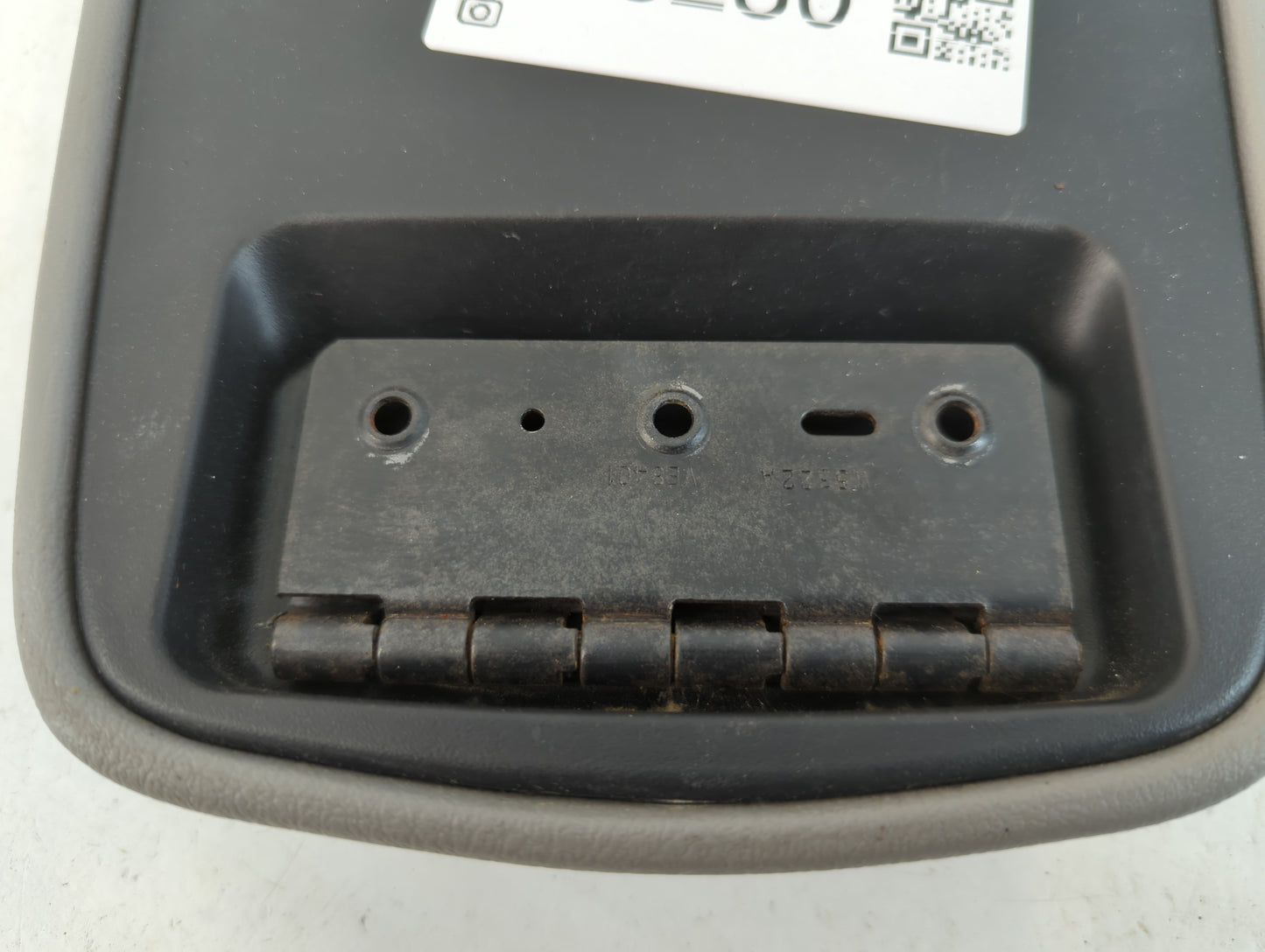 2006 Ford Taurus Center Console Armrest Cover Lid Fits OEM Used Auto Parts - Oemusedautoparts1.com