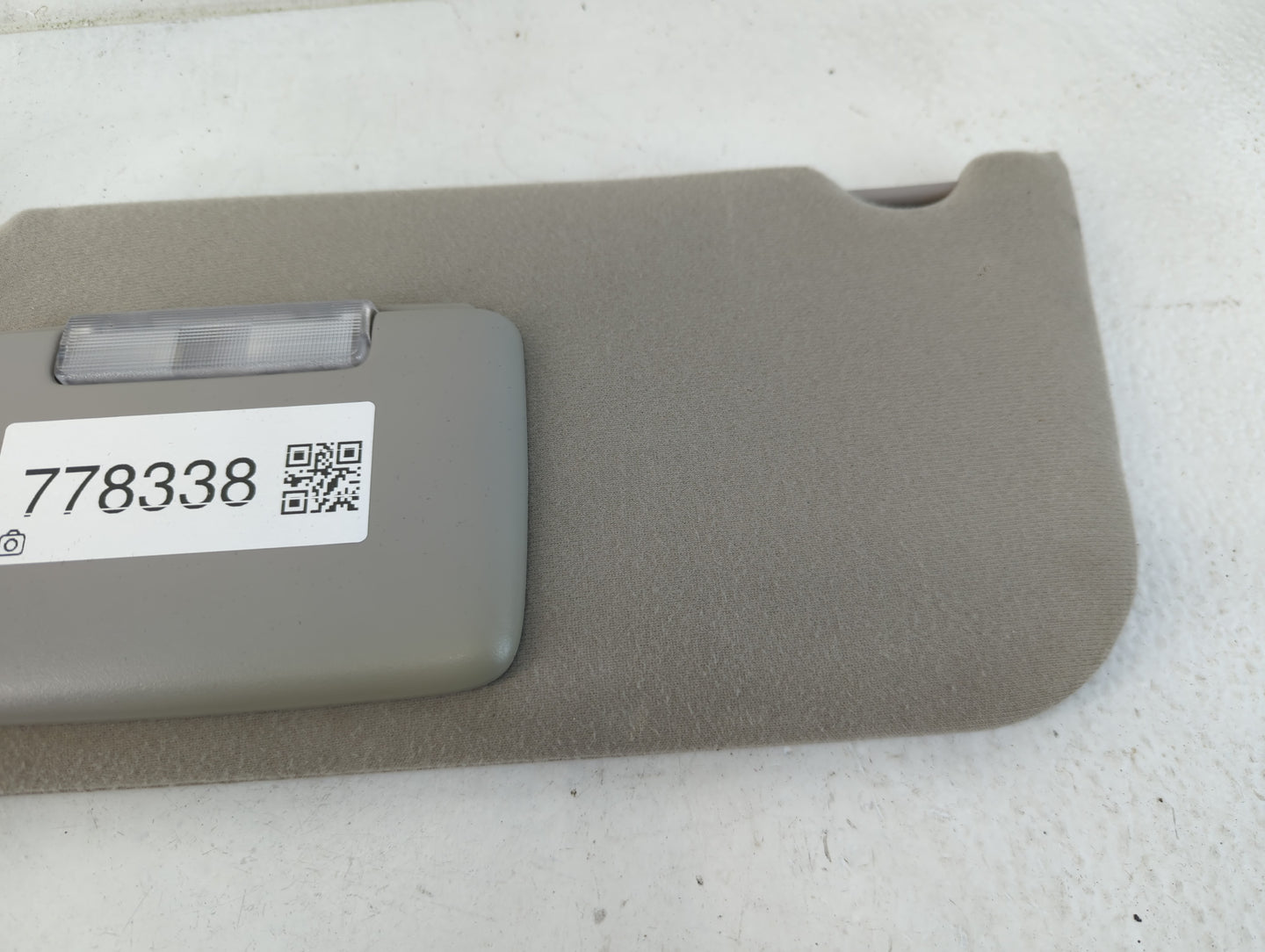 2004-2007 Ford Taurus Sun Visor Shade Replacement Driver Left Mirror Fits Fits 2004 2005 2006 2007 OEM Used Auto Parts - Oem