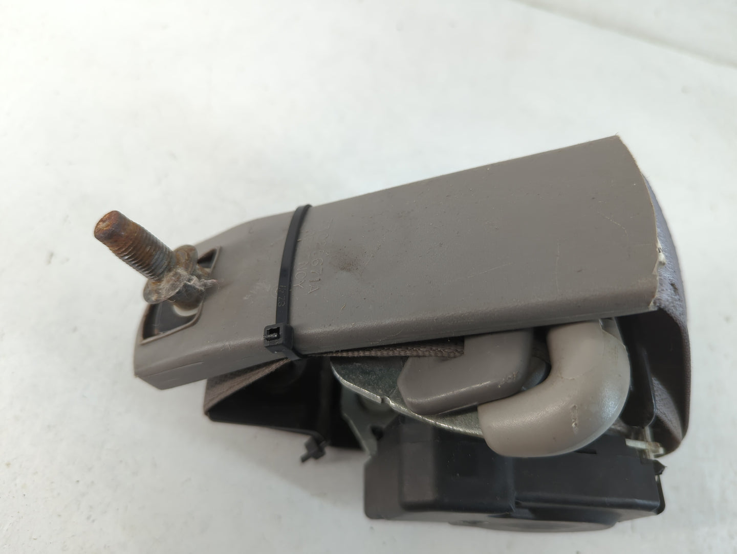 2004-2007 Ford Taurus Passenger Front Seatbelt Retractor - Oemusedautoparts1.com