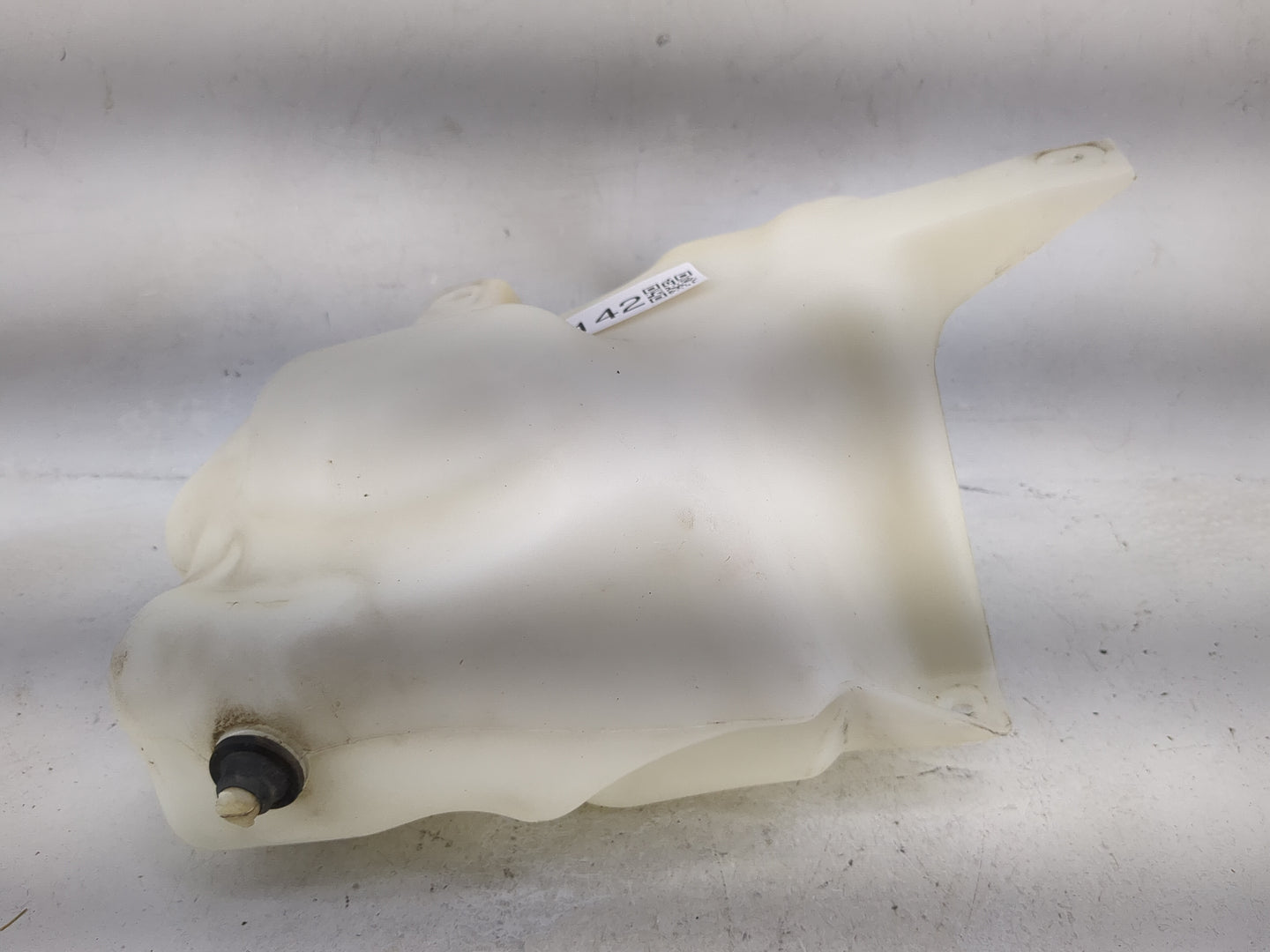 2004-2007 Gmc Canyon Windshield Washer Fluid Reservoir Bottle 1482142 - Oemusedautoparts1.com