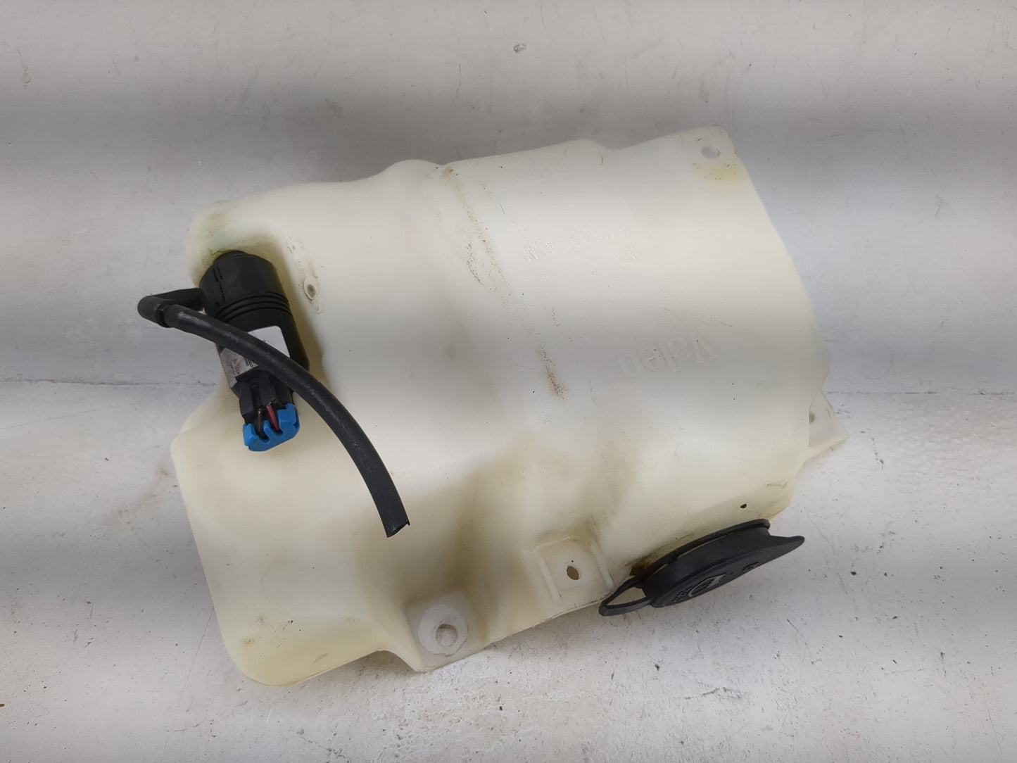 2004-2007 Gmc Canyon Windshield Washer Fluid Reservoir Bottle 1482142 - Oemusedautoparts1.com