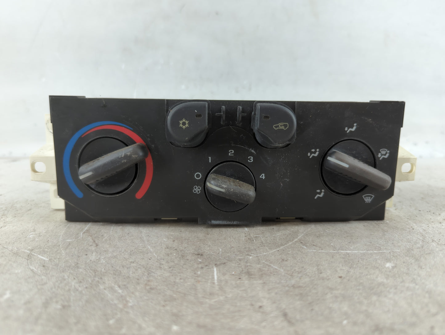 2004-2012 Gmc Canyon Climate Control Module Temperature AC/Heater Replacement P/N:15858833 Fits OEM Used Auto Parts - Oemuse