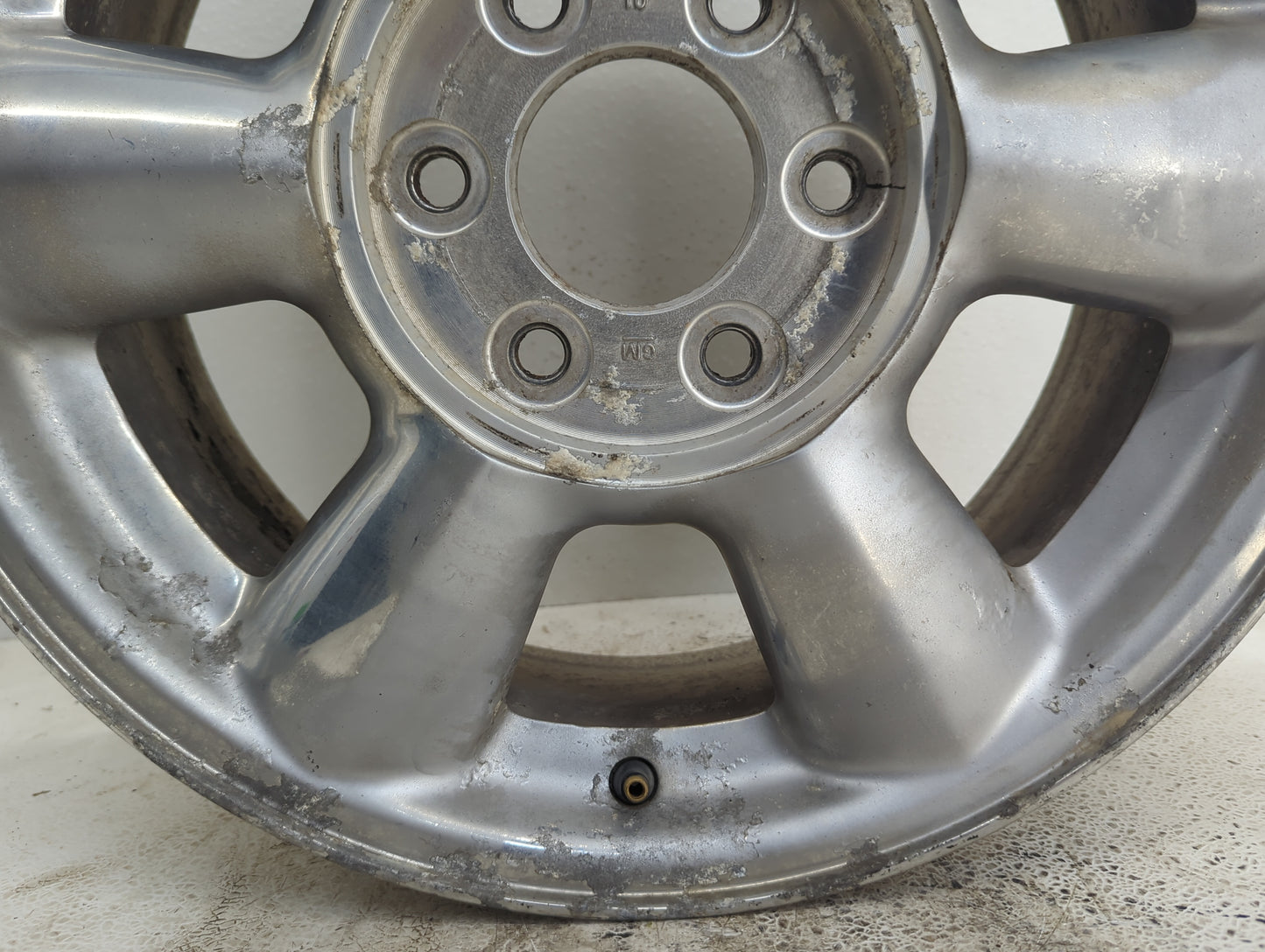 2002-2007 Gmc Envoy Oem Wheel Rim 1096371 - Oemusedautoparts1.com