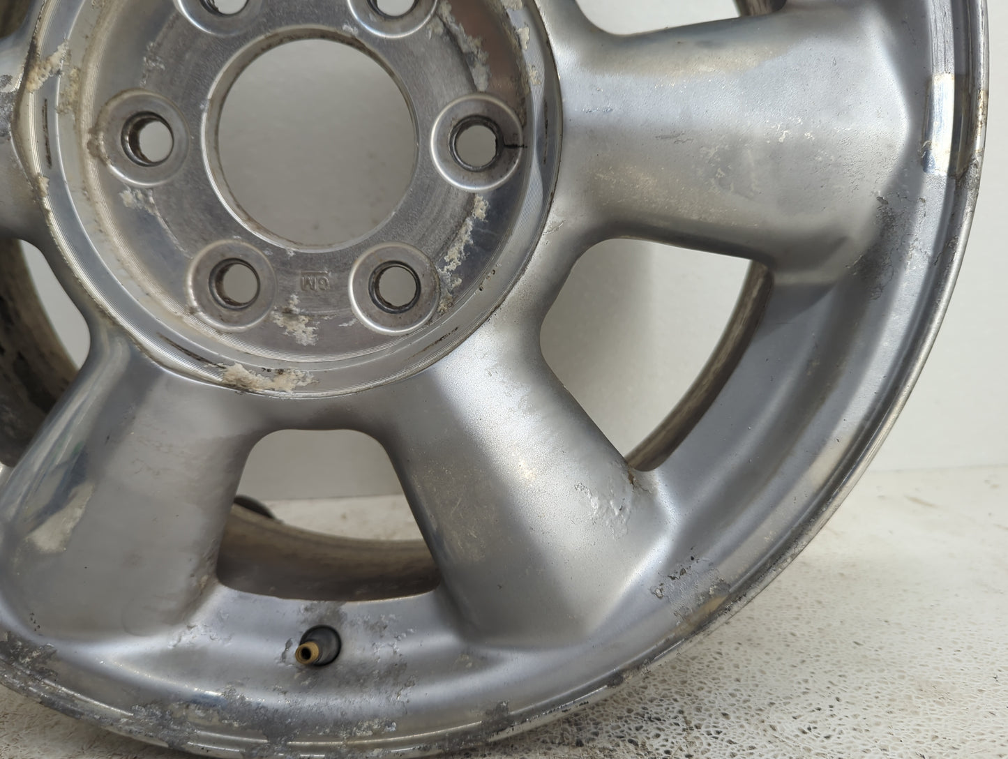 2002-2007 Gmc Envoy Oem Wheel Rim 1096371 - Oemusedautoparts1.com