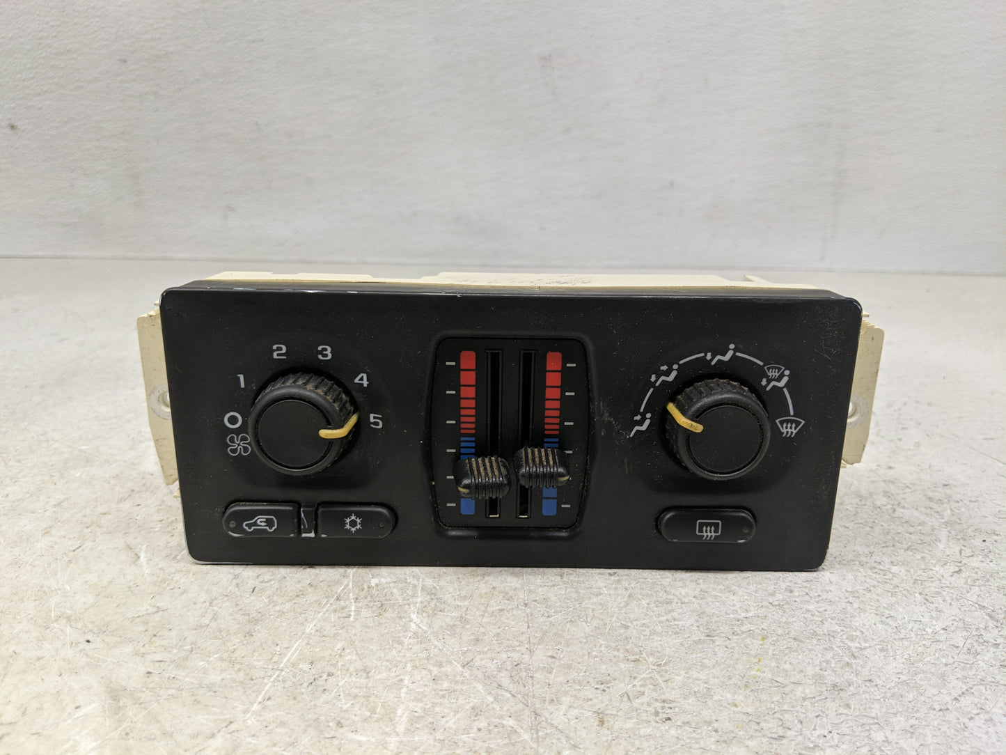 2003-2009 Gmc Envoy Climate Control Module Temperature AC/Heater Replacement P/N:10395426 Fits OEM Used Auto Parts - Oemused
