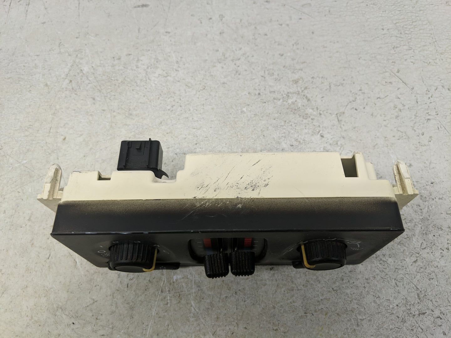 2003-2009 Gmc Envoy Climate Control Module Temperature AC/Heater Replacement P/N:10395426 Fits OEM Used Auto Parts - Oemused