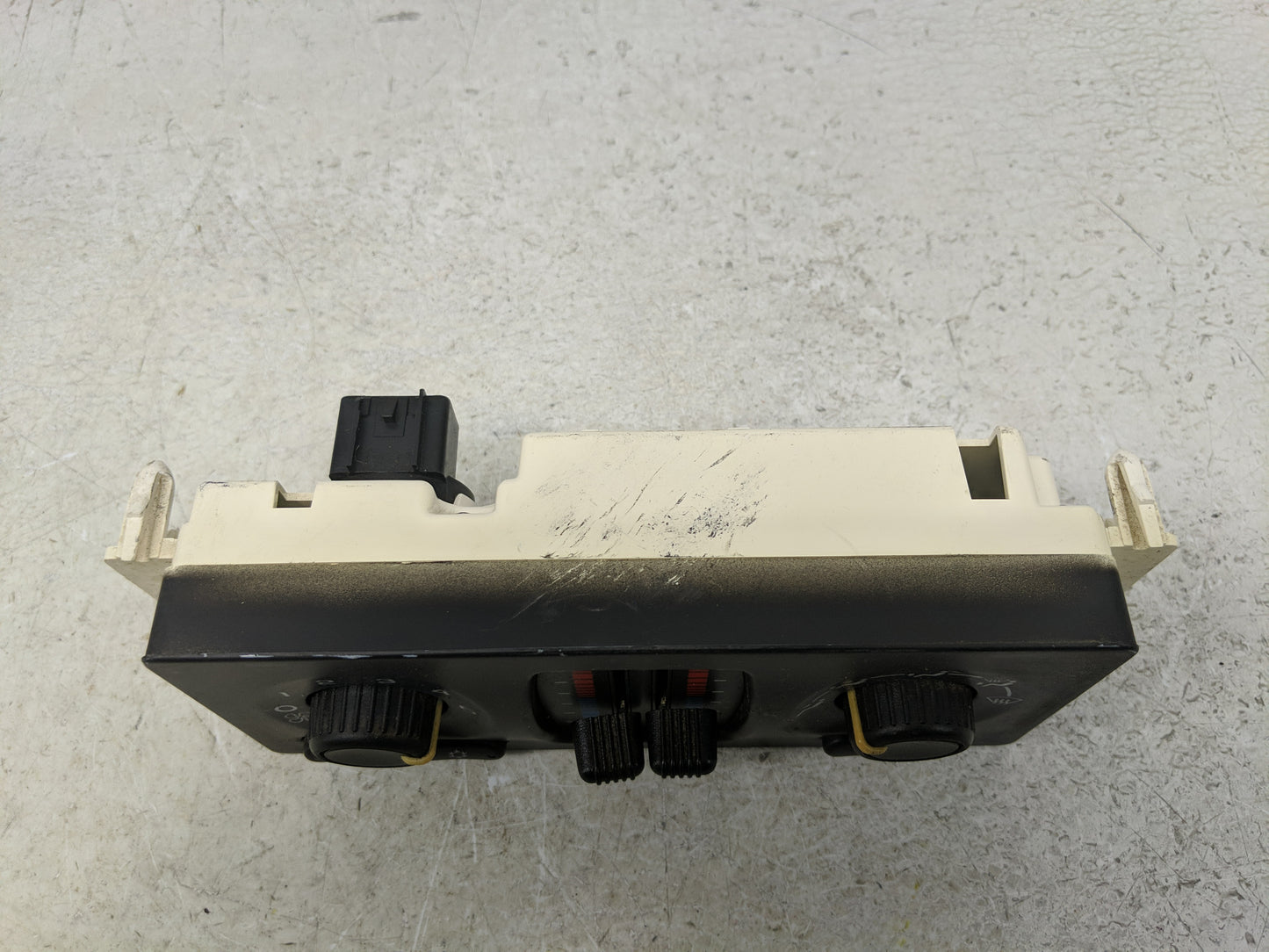 2003-2009 Gmc Envoy Climate Control Module Temperature AC/Heater Replacement P/N:10395426 Fits OEM Used Auto Parts - Oemused