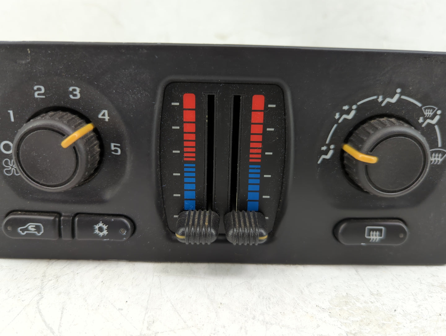 2003-2009 Gmc Envoy Climate Control Module Temperature AC/Heater Replacement P/N:10395426 Fits OEM Used Auto Parts - Oemused