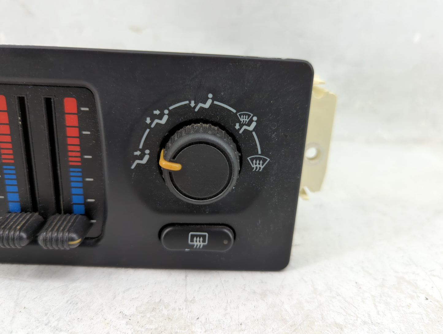 2003-2009 Gmc Envoy Climate Control Module Temperature AC/Heater Replacement P/N:10395426 Fits OEM Used Auto Parts - Oemused