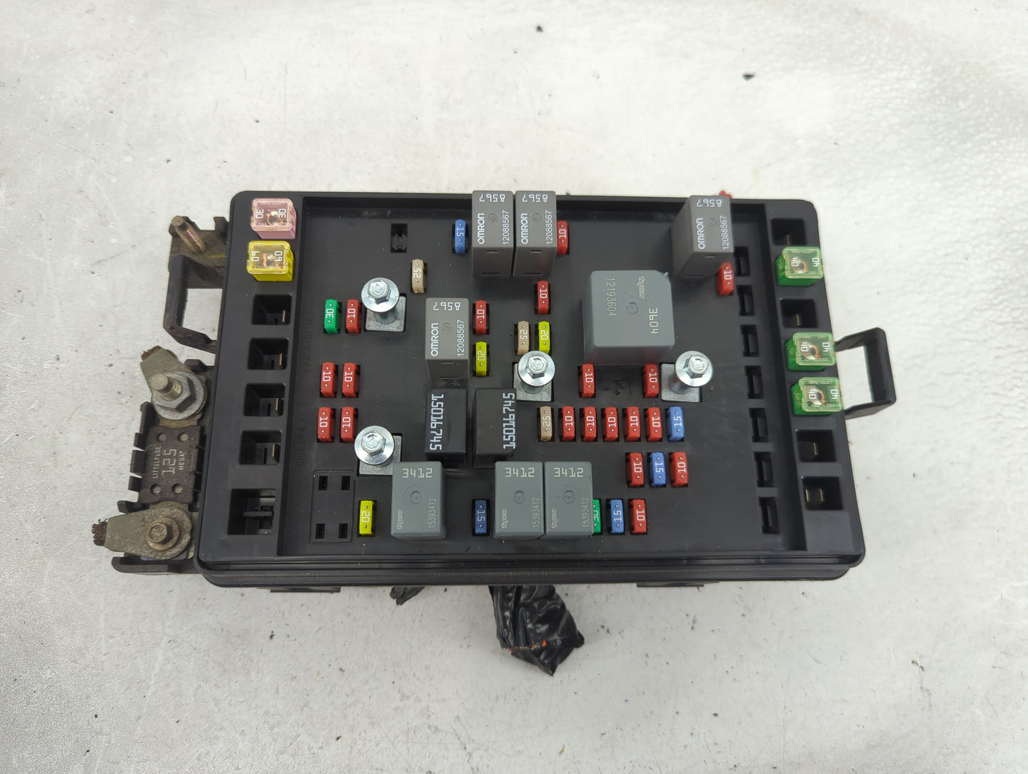 2006 Gmc Envoy Fusebox Fuse Box Panel Relay Module P/N:15428122 Fits OEM Used Auto Parts - Oemusedautoparts1.com