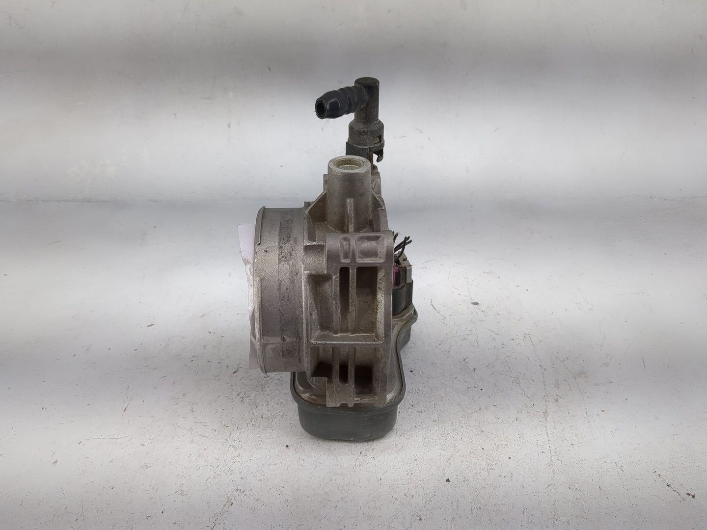 2003-2007 Gmc Envoy Throttle Body P/N:04607F0089 Fits Fits 2003 2004 2005 2006 2007 OEM Used Auto Parts - Oemusedautoparts1.