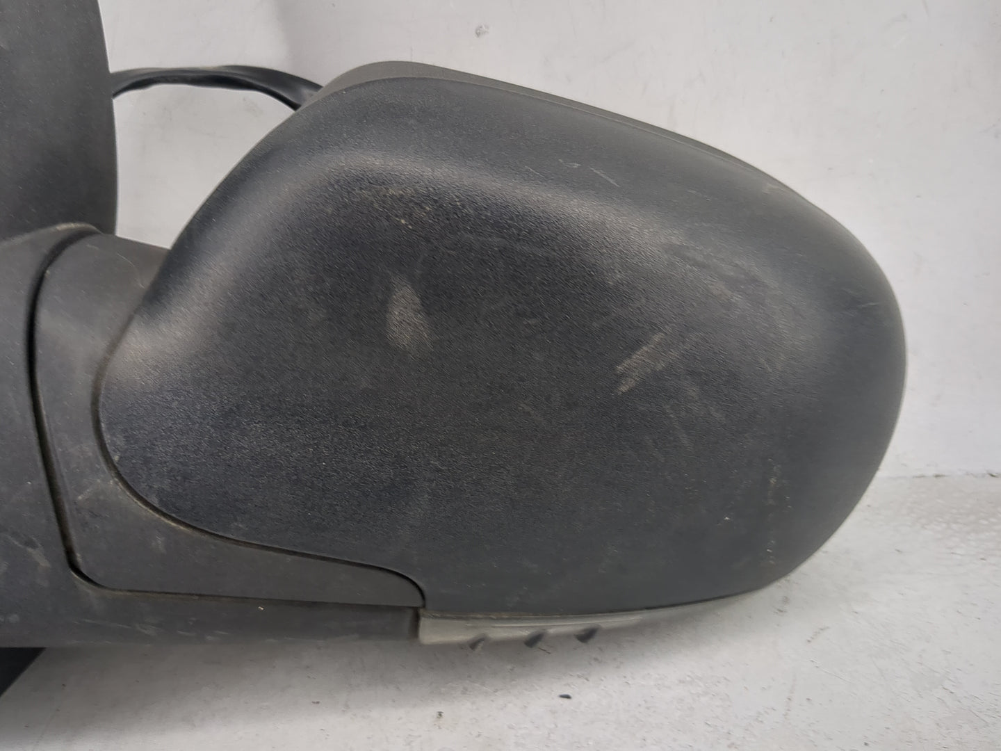 2006-2007 Gmc Envoy Driver Left Side View Manual Door Mirror - Oemusedautoparts1.com