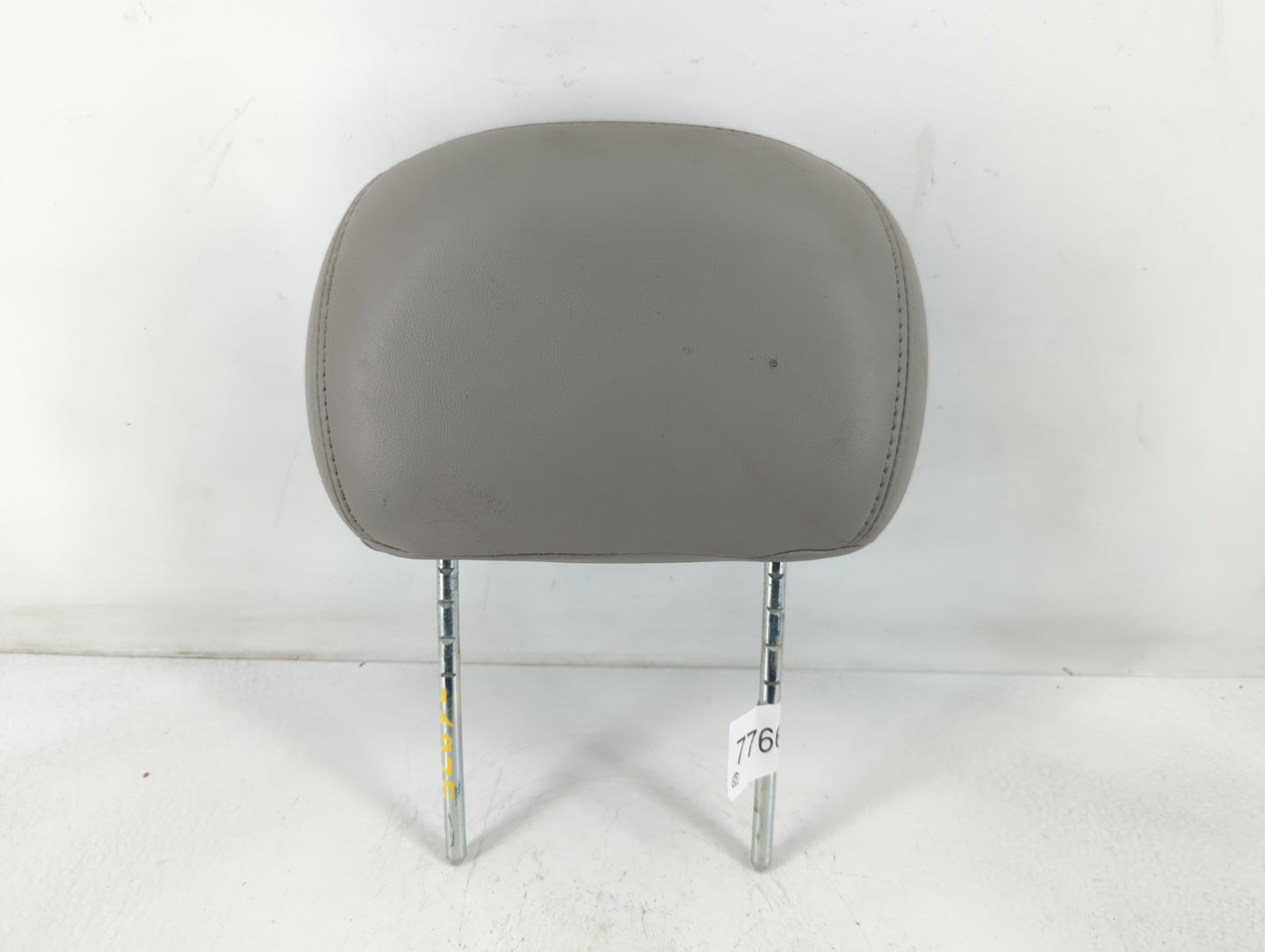 2005-2009 Gmc Envoy Headrest Head Rest Front Driver Passenger Seat Fits Fits 2005 2006 2007 2008 2009 OEM Used Auto Parts - 