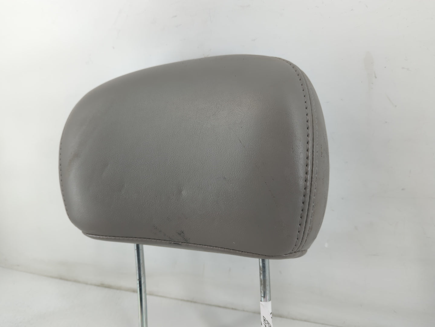2006 Gmc Envoy Headrest Head Rest Rear Center Seat Fits OEM Used Auto Parts - Oemusedautoparts1.com