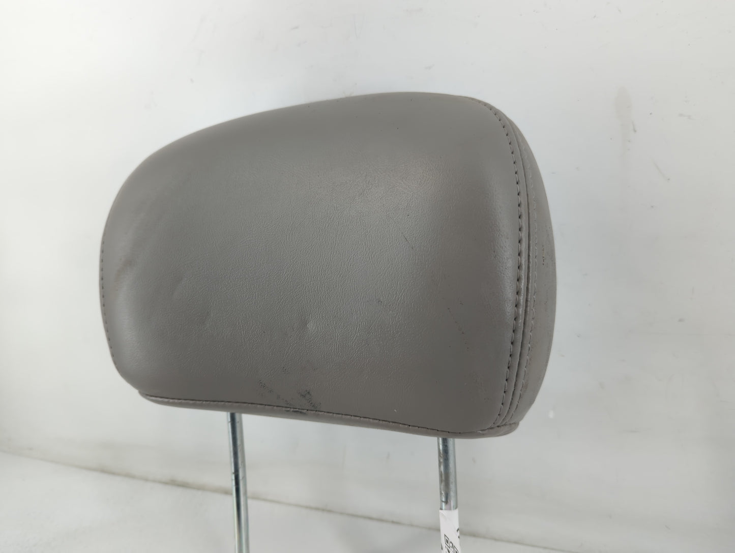 2006 Gmc Envoy Headrest Head Rest Rear Center Seat Fits OEM Used Auto Parts - Oemusedautoparts1.com