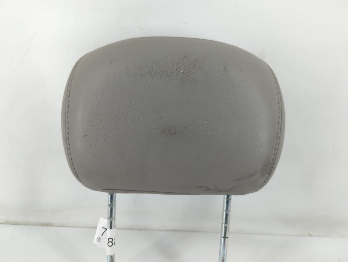 2006 Gmc Envoy Headrest Head Rest Rear Center Seat Fits OEM Used Auto Parts - Oemusedautoparts1.com