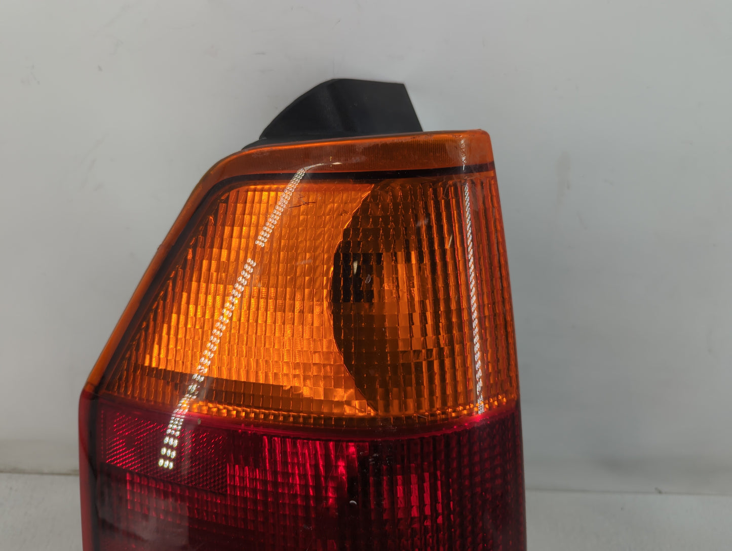 2002-2009 Gmc Envoy Rear Center Lid Brake Light Tail Light Fits Fits 2002 2003 2004 2005 2006 2007 2008 2009 OEM Used Auto P