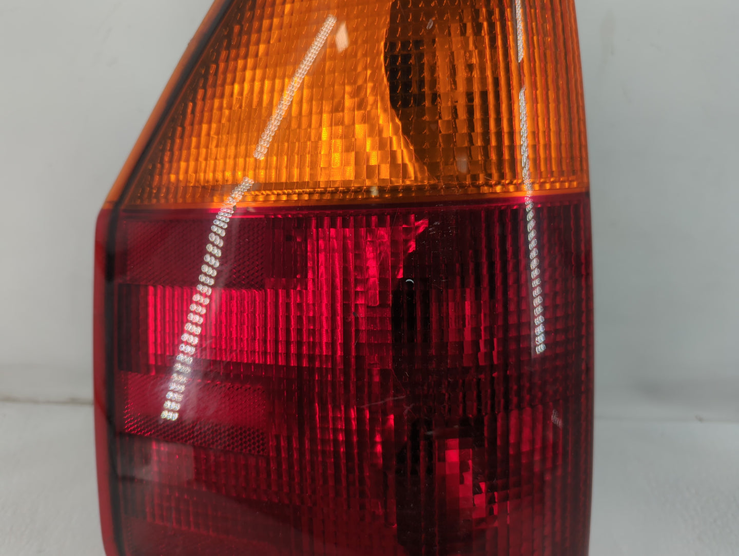 2002-2009 Gmc Envoy Rear Center Lid Brake Light Tail Light Fits Fits 2002 2003 2004 2005 2006 2007 2008 2009 OEM Used Auto P