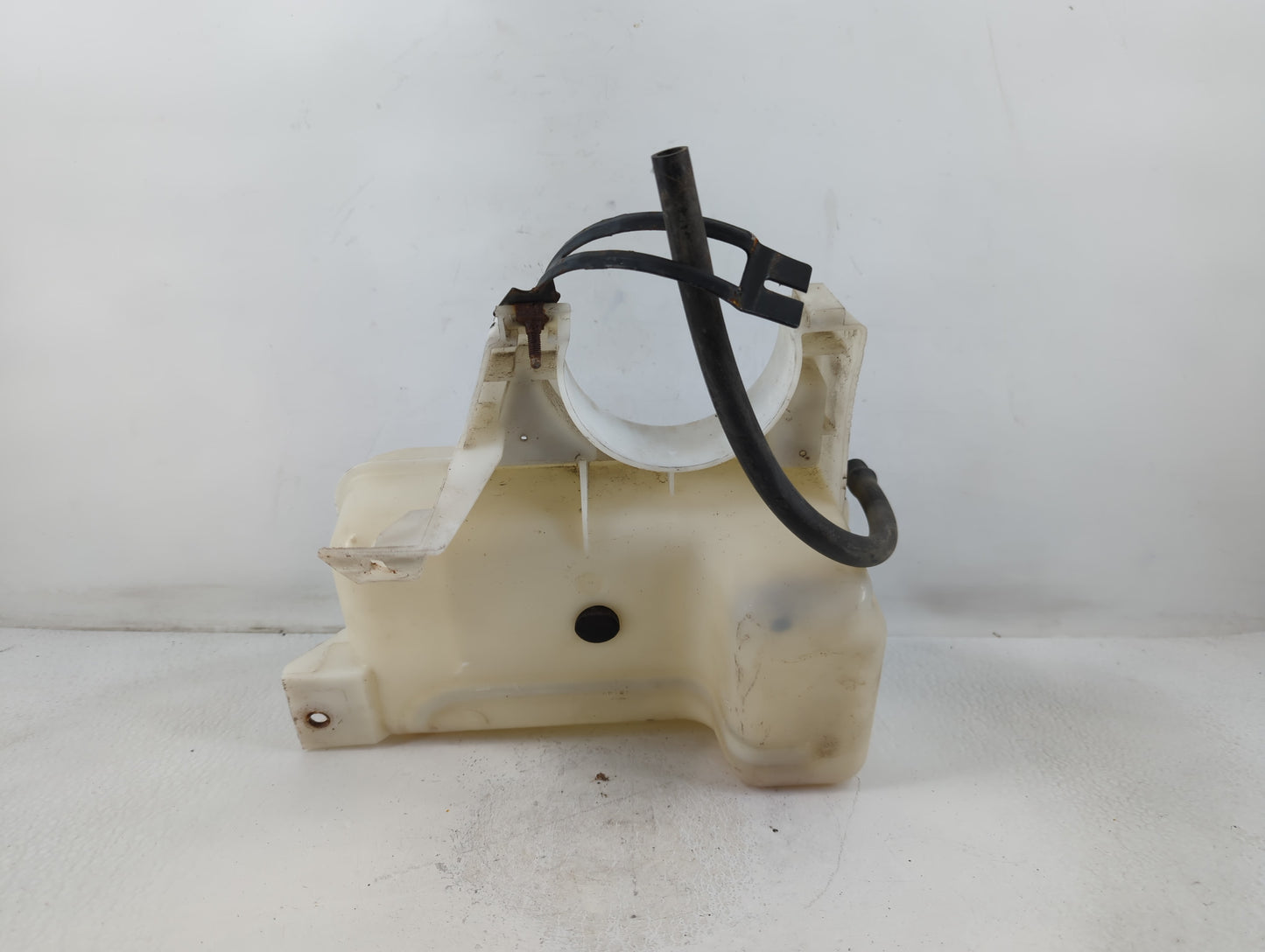 2002-2009 Gmc Envoy Radiator Coolant Overflow Expansion Tank Bottle - Oemusedautoparts1.com