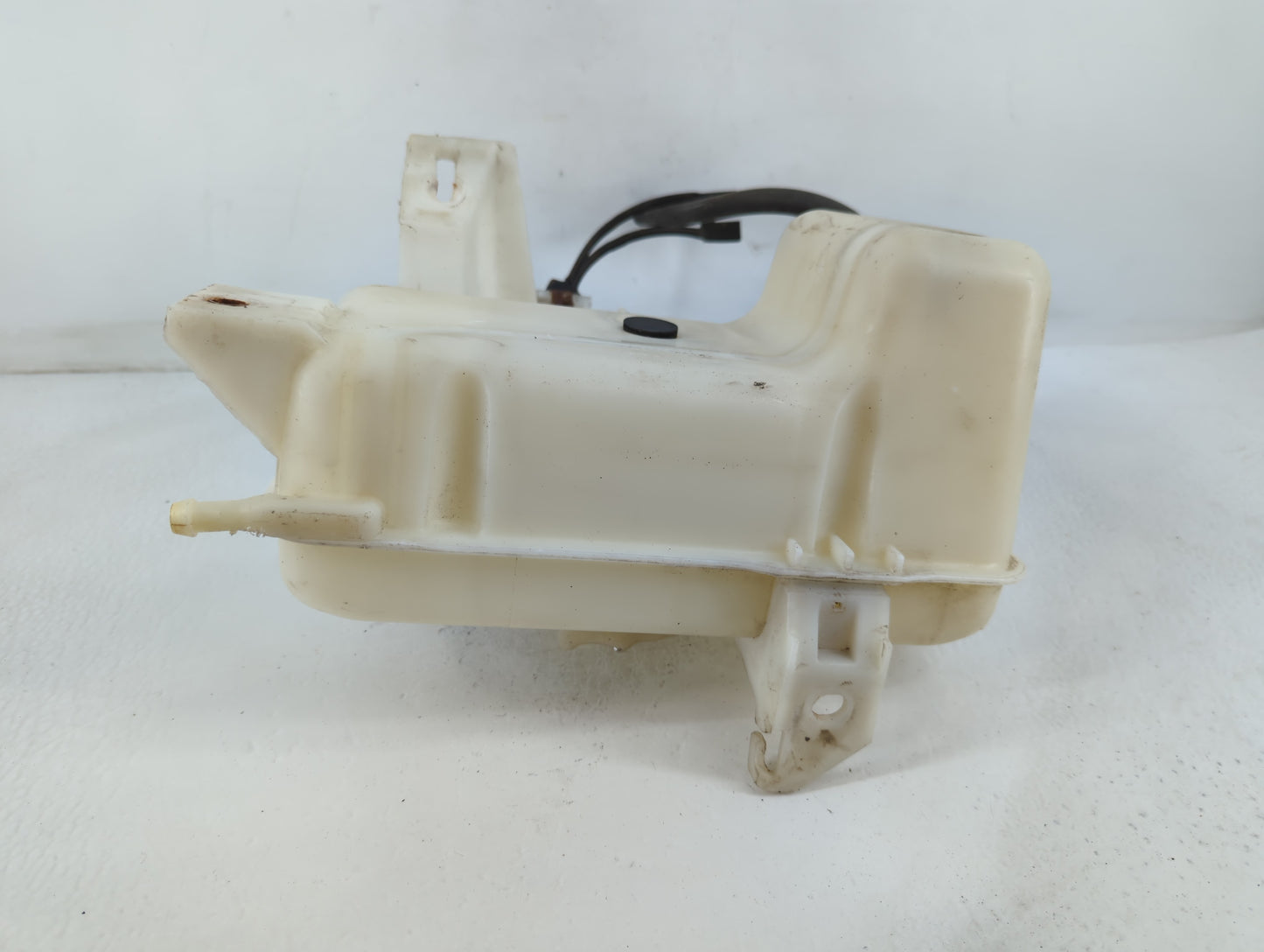 2002-2009 Gmc Envoy Radiator Coolant Overflow Expansion Tank Bottle - Oemusedautoparts1.com