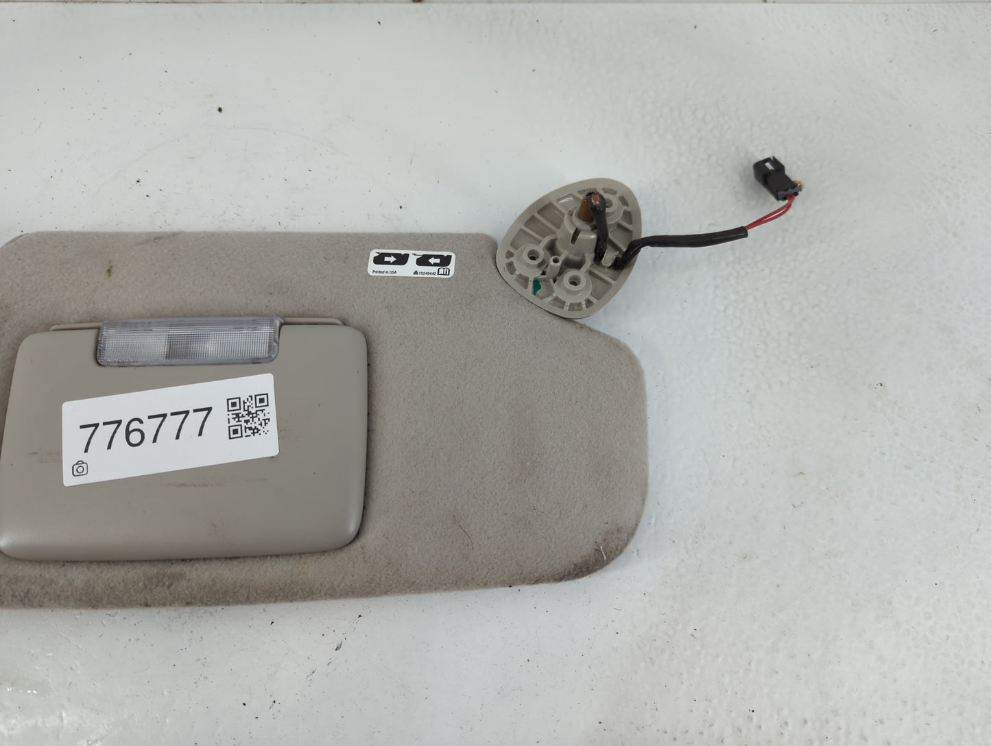 2005-2007 Gmc Envoy Sun Visor Shade Replacement Passenger Right Mirror Fits Fits 2005 2006 2007 OEM Used Auto Parts - Oemuse