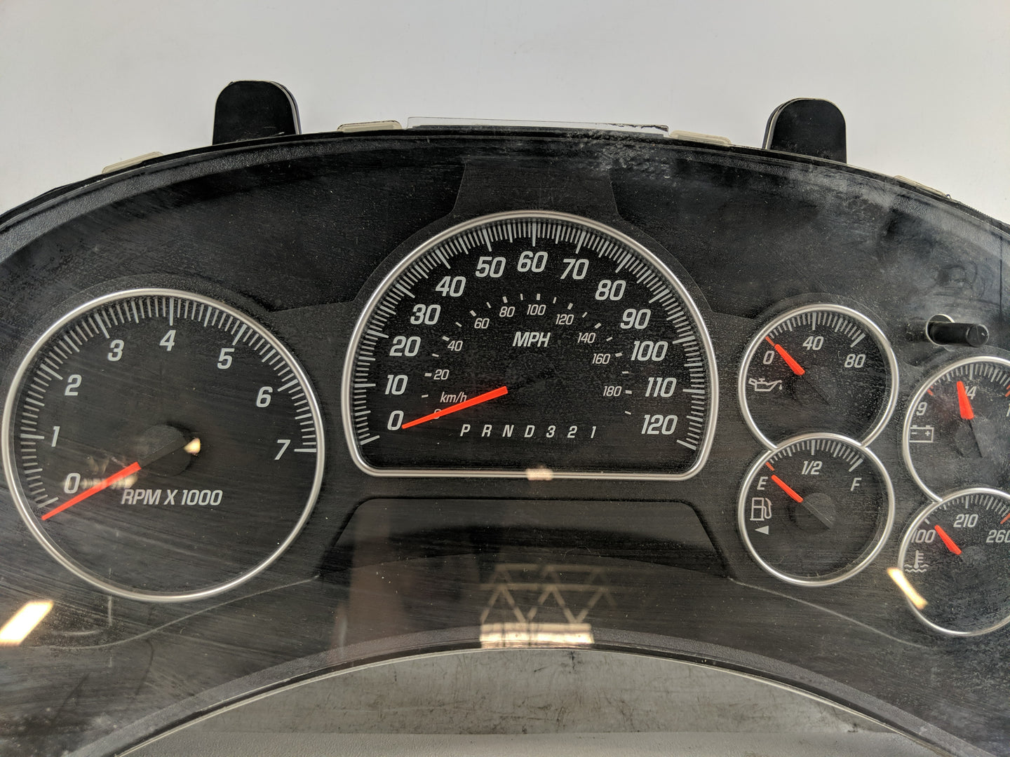2006 Gmc Envoy Xl Instrument Cluster Speedometer Gauges P/N:15140617 Fits OEM Used Auto Parts - Oemusedautoparts1.com