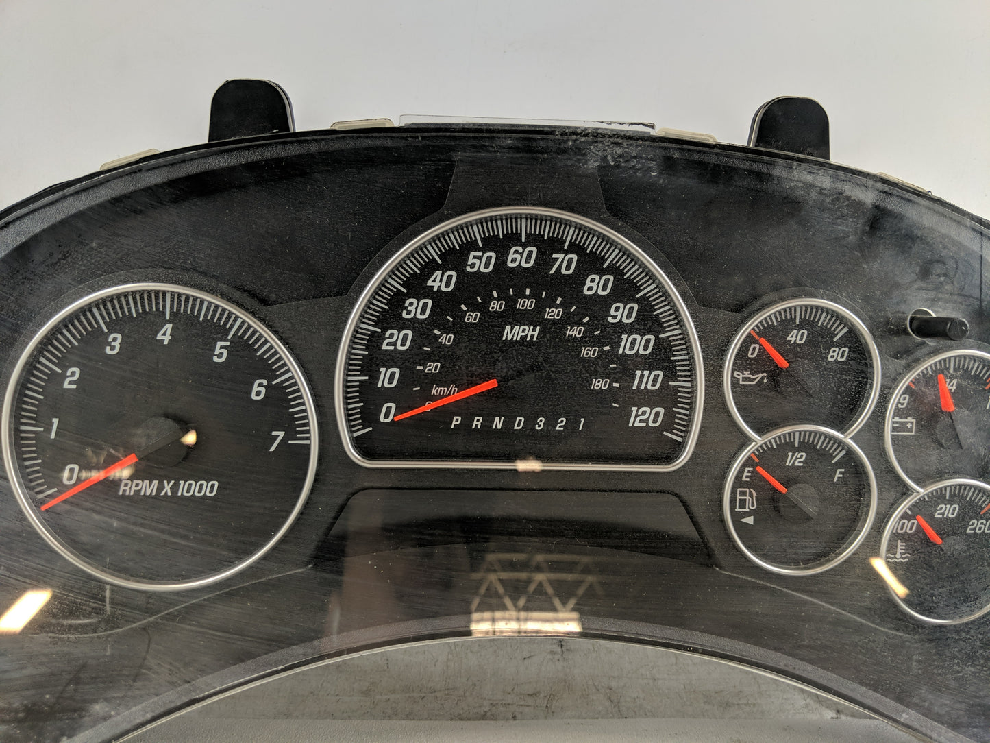 2006 Gmc Envoy Xl Instrument Cluster Speedometer Gauges P/N:15140617 Fits OEM Used Auto Parts - Oemusedautoparts1.com