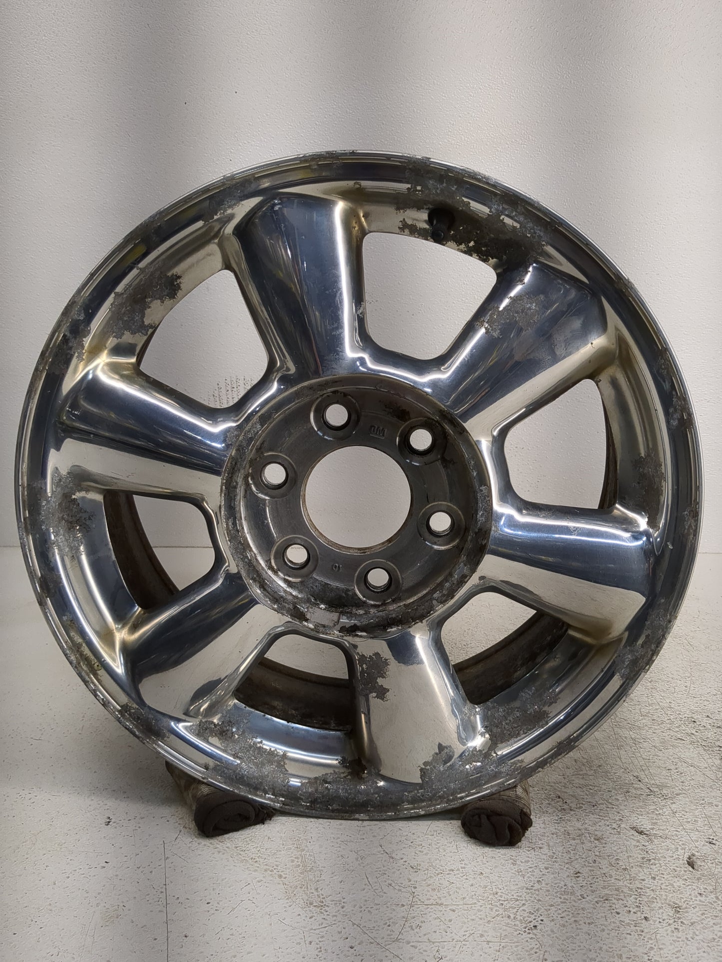 2004-2006 Gmc Envoy Xl Oem Wheel Rim - Oemusedautoparts1.com