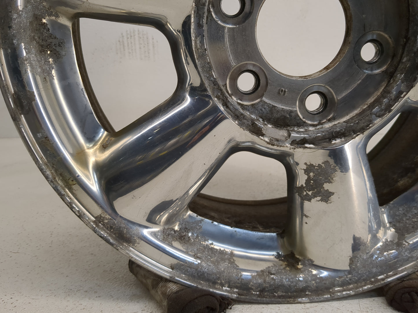 2004-2006 Gmc Envoy Xl Oem Wheel Rim 1236274 - Oemusedautoparts1.com