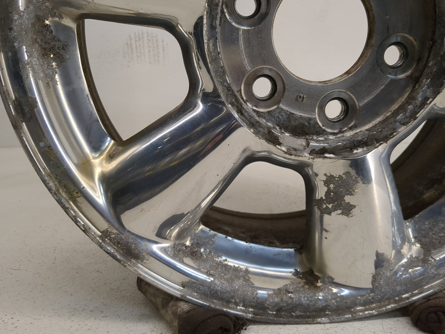 2004-2006 Gmc Envoy Xl Oem Wheel Rim 1236274 - Oemusedautoparts1.com