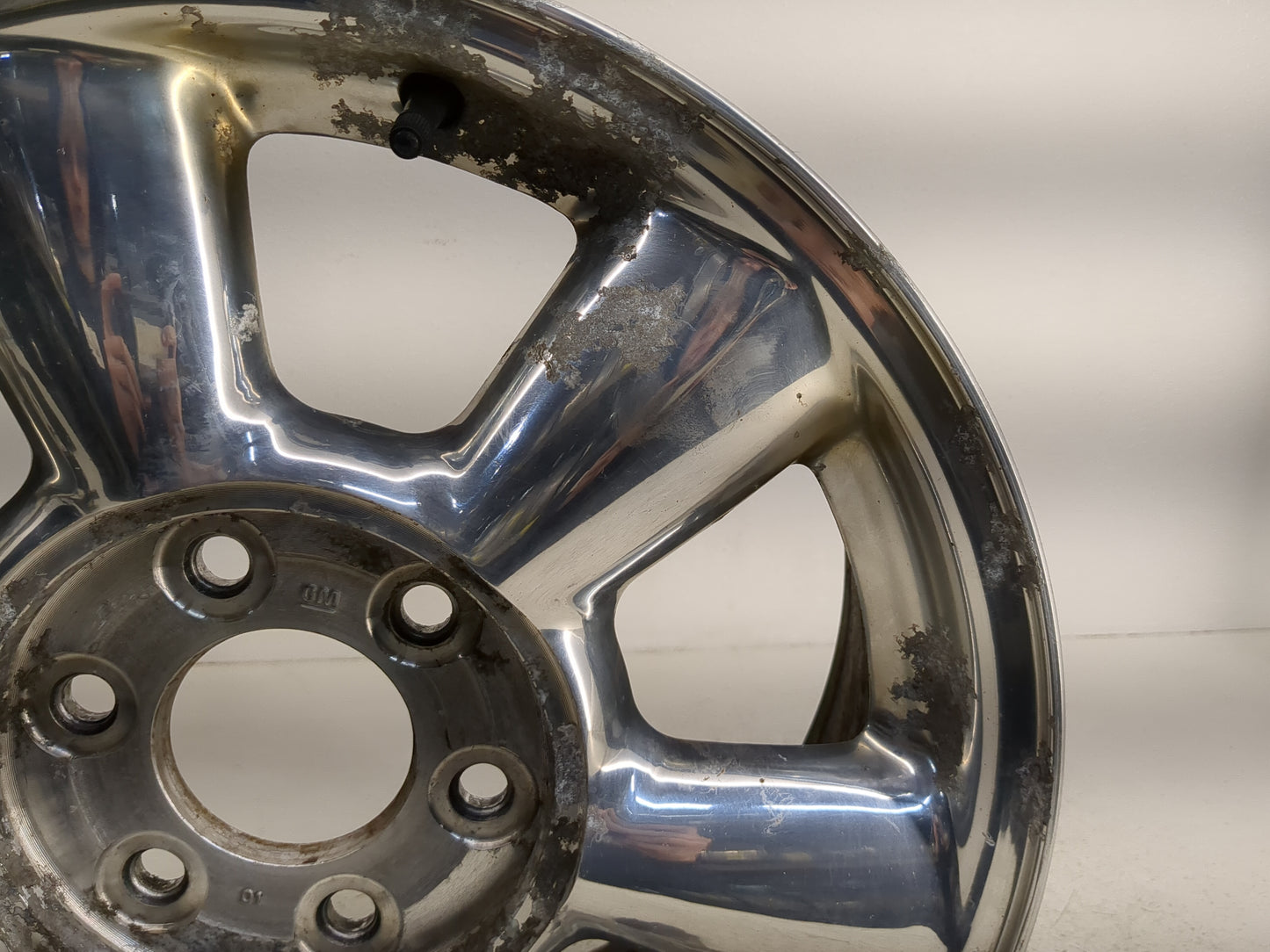 2004-2006 Gmc Envoy Xl Oem Wheel Rim 1236274 - Oemusedautoparts1.com