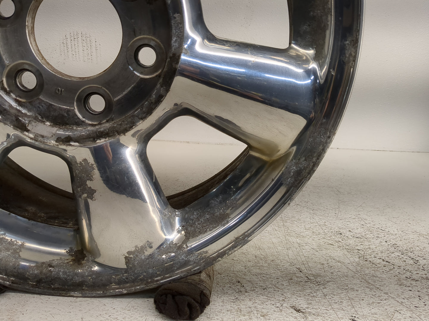 2004-2006 Gmc Envoy Xl Oem Wheel Rim 1236274 - Oemusedautoparts1.com