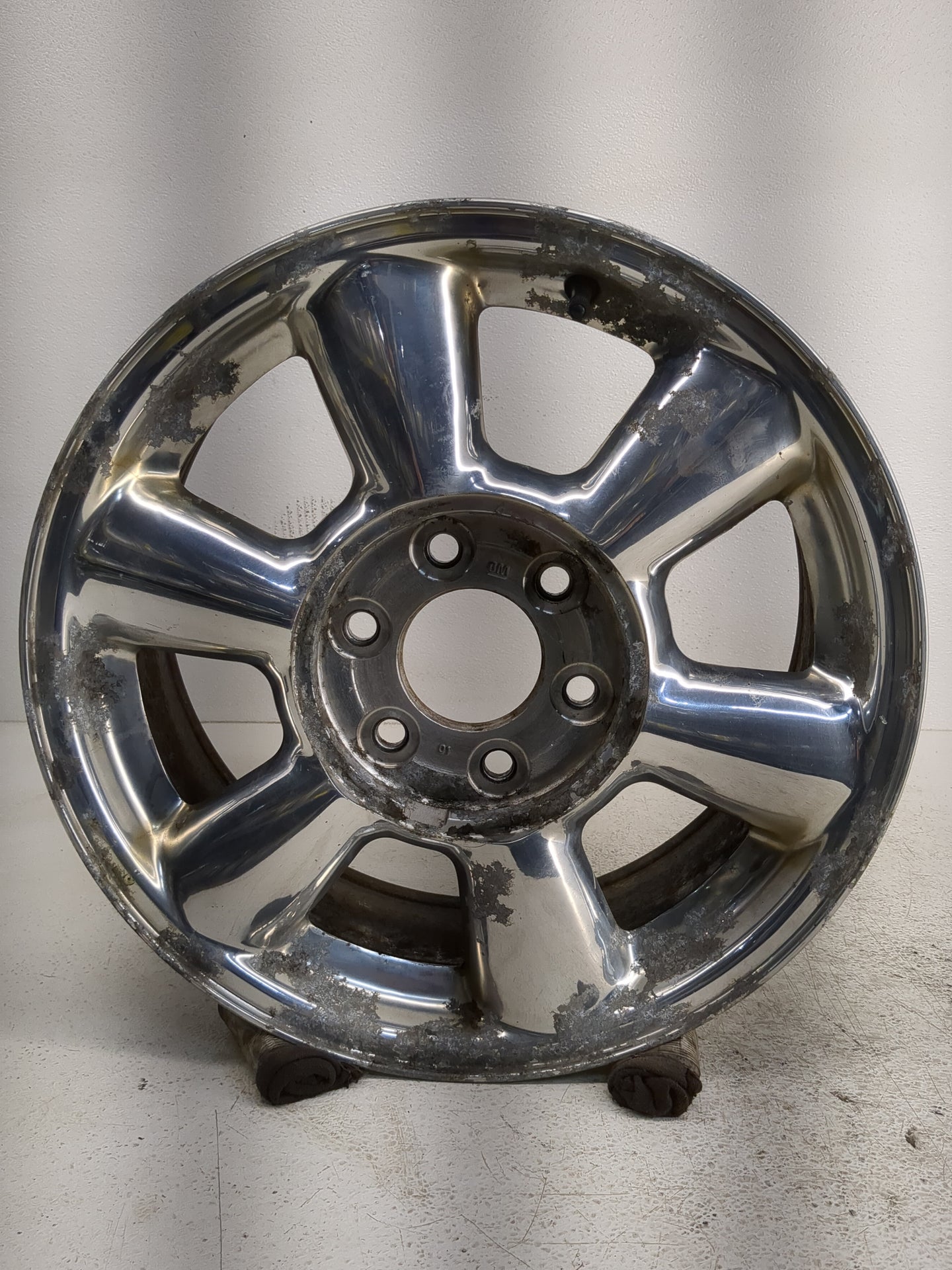 2004-2006 Gmc Envoy Xl Oem Wheel Rim 1236274 - Oemusedautoparts1.com