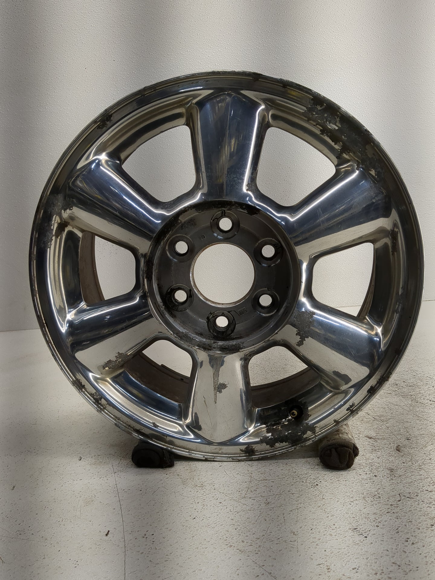 2004-2006 Gmc Envoy Xl Oem Wheel Rim - Oemusedautoparts1.com